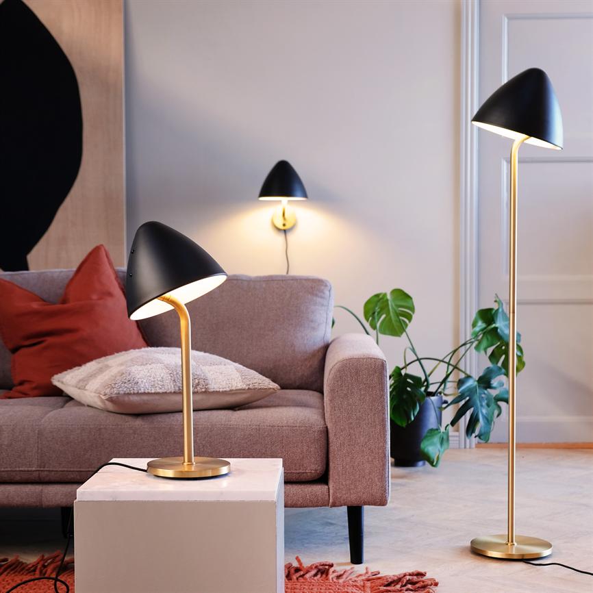Dyberg Larsen Oulu bordlampe sort messing vippbar
