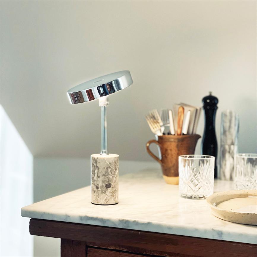 Dyberg Larsen Starlight LED bordlampe krom marmor