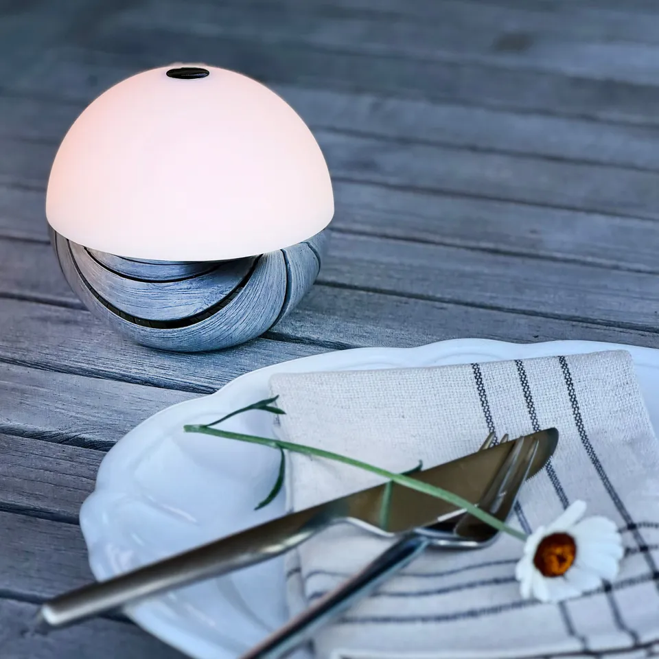 Dyberg Larsen Alba bordlampe krom oppladbar