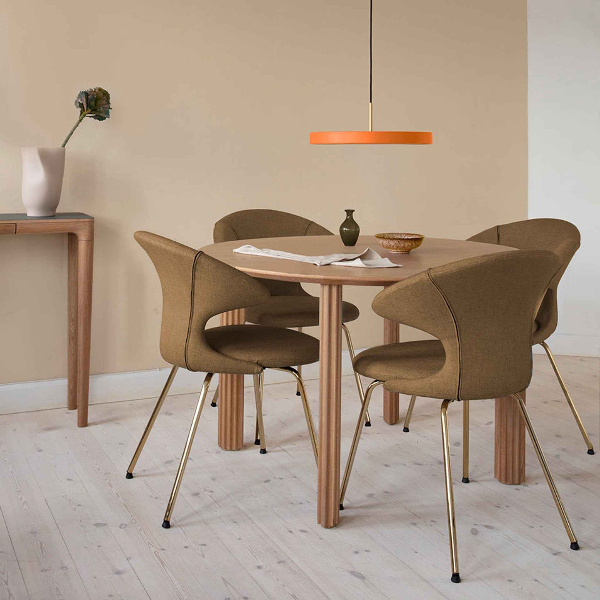 UMAGE Comfort Circle matbord rundt eik