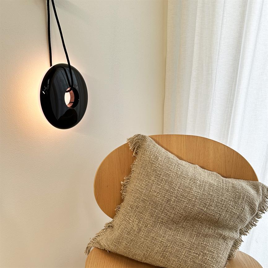 Dyberg Larsen 2 Ways bordlampe svart/tre oppladbar LED
