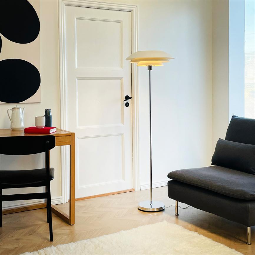 Dyberg Larsen DL45 gulvlampe hvit stor